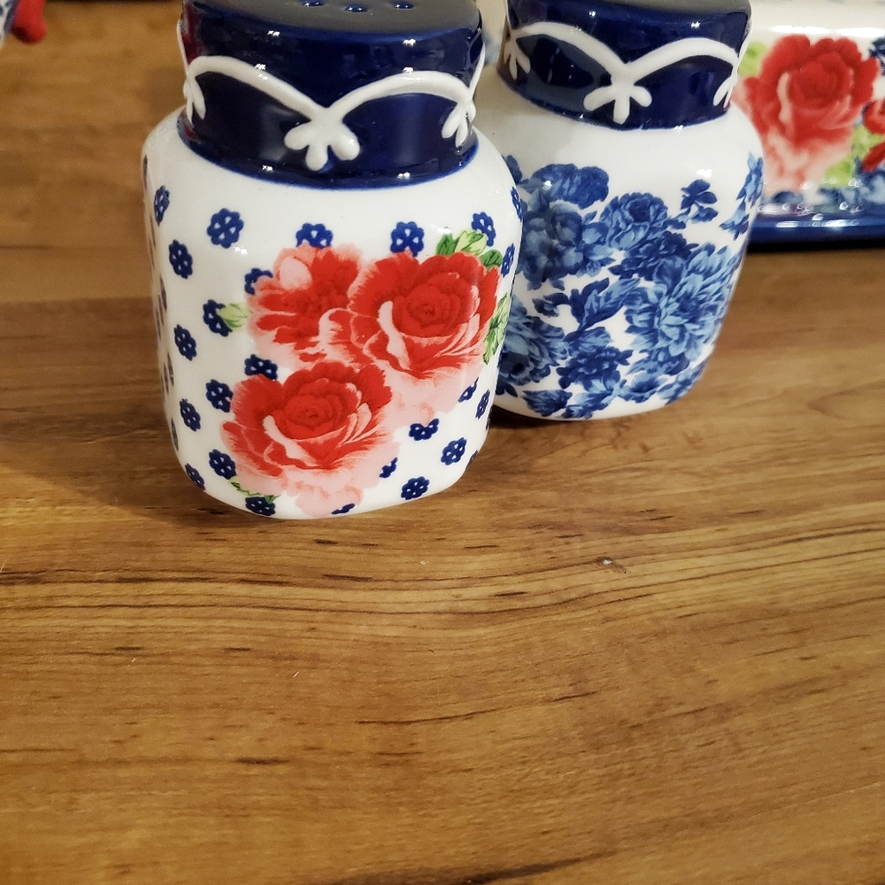 NIB Pioneer Woman Frontier Rose Set - Picture 9 of 14